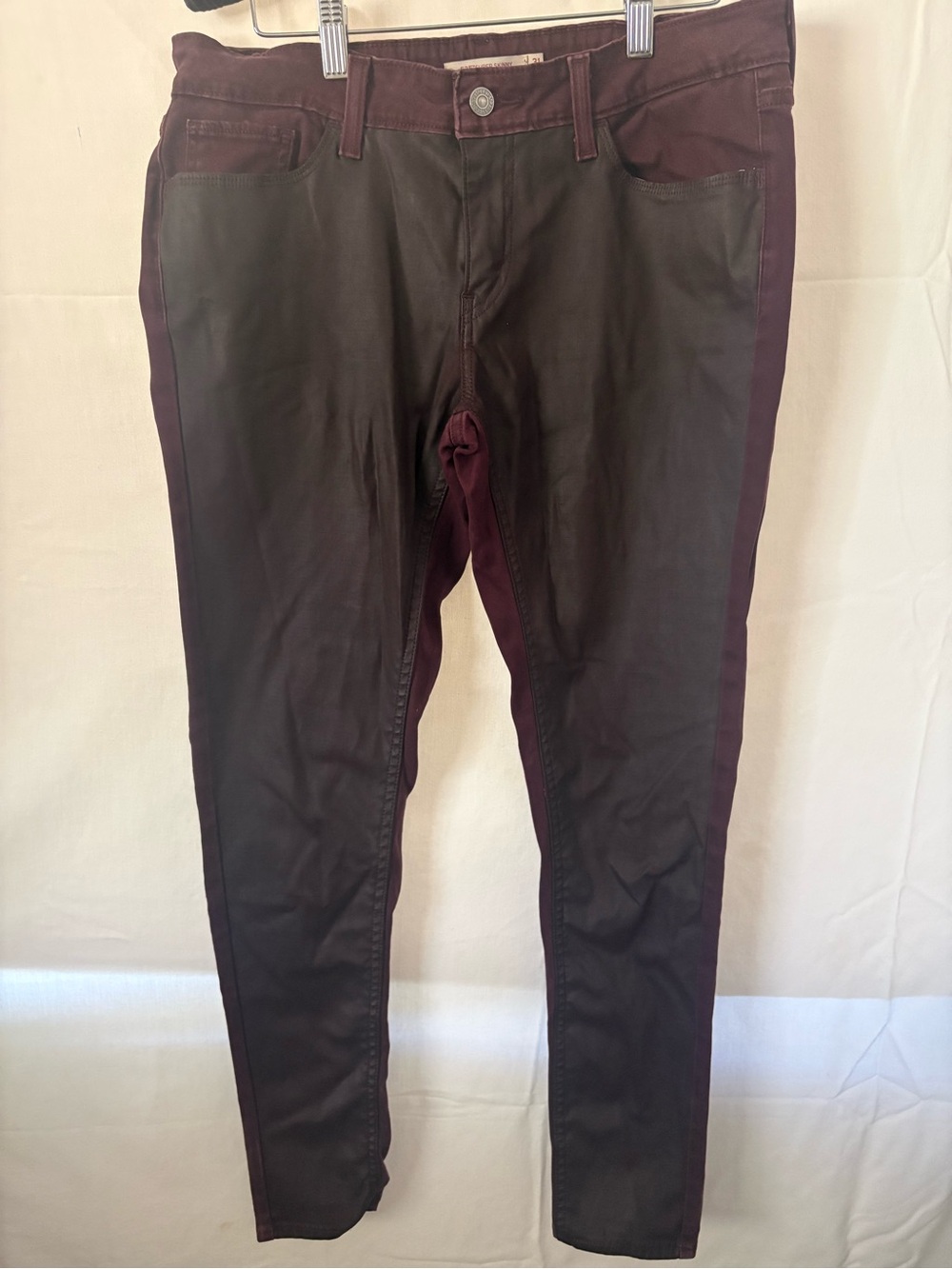 Levi's Two-Tone Slim Pants in Burgundy Wine